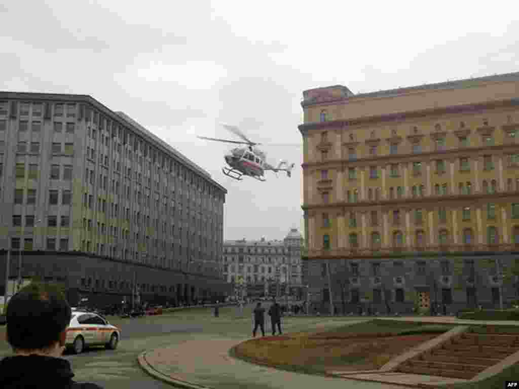 Гэлікоптэр МНС Расеі прызямляецца на Лубянку пасьля тэракту.