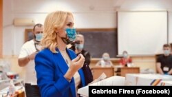 Gabriela Firea a votat dimineață, imediat ce s-au deschis secțiile de votare.