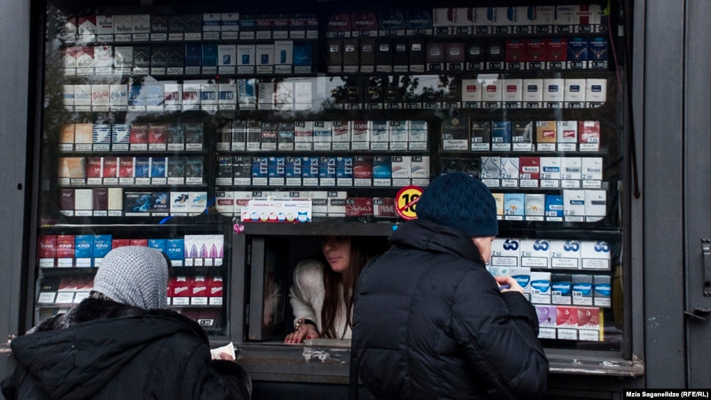 Согласно данным Минфина, продажа табачных изделий в Грузии в прошлом году по сравнению с 2016 годом снизилась на 14%