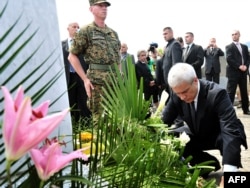 Boris Tadić u Srebrenici, juli 2010.