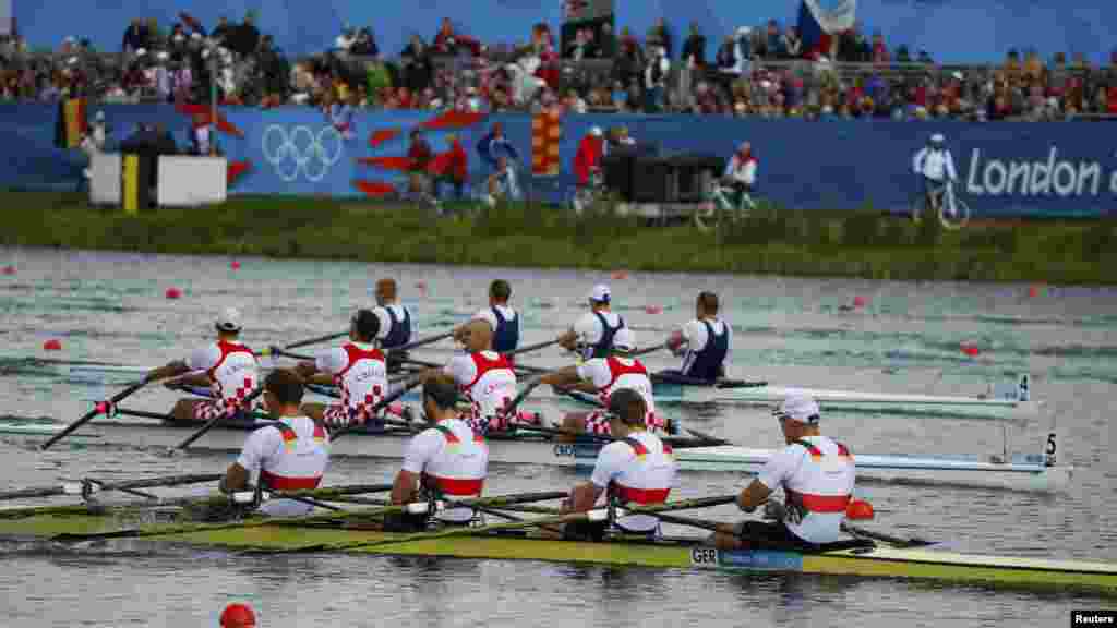 Timovi iz Njemačke, Hrvatske i Estonije tokom finala, 3. kolovoz 2012. 