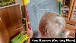 Пятилетний Саша Елеев с диагнозом «синдром Дауна». Уральск, 7 декабря 2018 года.