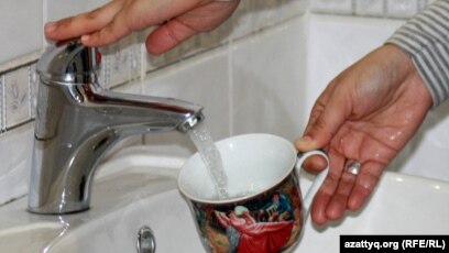 Үйде әйелім порно түсіреді.