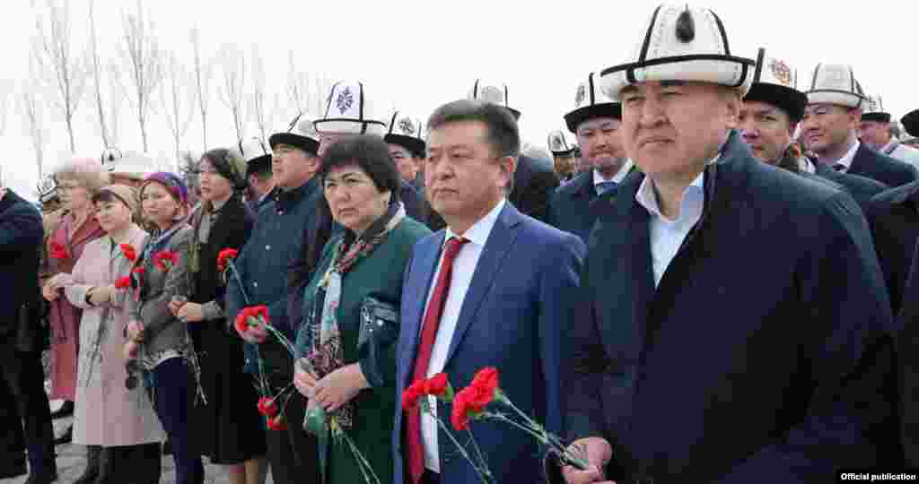 В 2010 году в этот день на митинге оппозиции в центре Бишкека от огнестрельных ран погибло 86 человек, свыше 100 получили ранения.&nbsp;