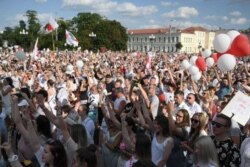 Протест в білоруському місто Гродно проти виборів і насильства над демонстрантами, яке мало місце цього тижня по цілій країні. Гродно, 14 серпня 2020 року