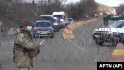 КПВВ «Майорское» в Донецкой области 16-го марта, когда Украина перестала выпускать из ОРДЛО людей без прописки на свободной территории