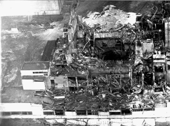 Ukraine/Chernobyl – One of the first photos of Chernobyl nuclear plant after the explosion on April 26, 1986