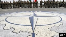 Pripadnici NATO snaga na Kosovu