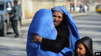 Carmella Bing көмегімен бейнелерді қараңыз