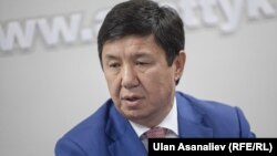Темір Сариев, Қырғызстан президенттігіне кандидат, бұрынғы премьер-миинстр, "Ак Шумкар" партиясының жетекшісі.