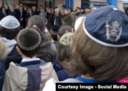 Copii evrei la o ceremonie în Franța