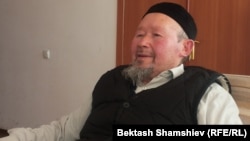 Кыргыз эл жазуучусу Элүүбай Отунчиев.