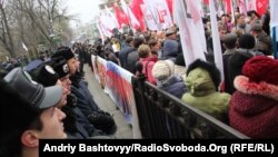Сторонники Тимошенко у здания Верховный Рады в Киеве 