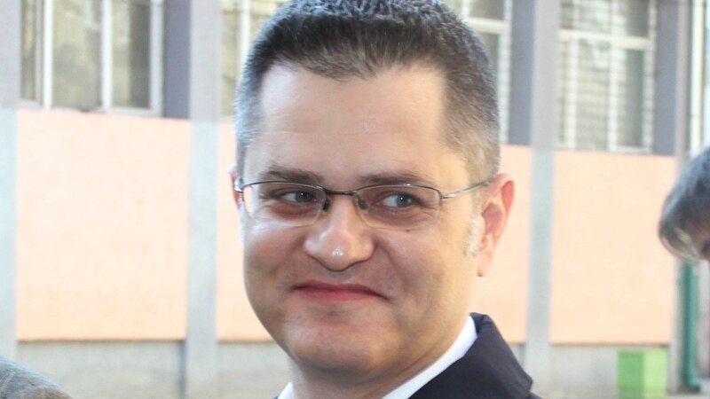 Јеремиќ го обвини Вучиќ дека планира референдум за Косово 