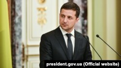 Президент Володимир Зеленський підписав ухвалений Верховною Радою закон про імпічмент