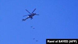 Архивска фотографија- сириски армиски хелихоптер МИ 24 