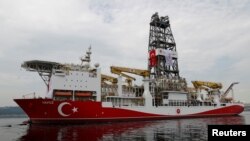 Турският сондажен кораб “Явуз” - вторият, изпратен да търси газ край Кипър през юни.