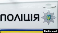 Вночі столична поліція отримала повідомлення від перехожого, який виявив повішеним невідомого чоловіка в Дніпровському районі