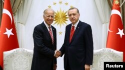 Թուրքիայի նախագահ Ռեջեփ Էրդողանն ընդունում է ԱՄՆ փոխնախագահ Ջոզեֆ Բայդենին, Անկարա, օգոստոս, 2016թ․