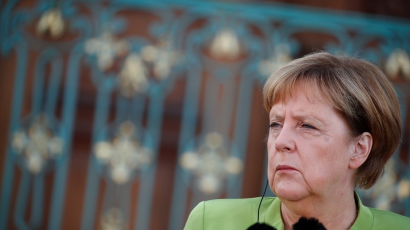 Merkel odbija odlazak, ali kraj se počinje nazirati