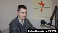 Profesor i reditelj Stevan Filipović rekao je nakon napada da ima kopču na nozi, hematom na kuku, potres mozga i da je gubio svest tokom napada.