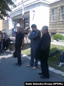 Roditelji ubijenih gardista ispred Specijalnog suda u Beogradu