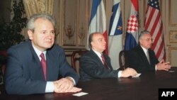 Slobodan Milošević, Alija Izetbegović i Franjo Tuđman svojim potpisima potvrdili su Dejtonski mirovni sporazum kojim je okončan rat u BiH 1992-1994. godine