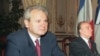 Predsjednik Srbije Slobodan Milošević (L) i predsjednik Predsjedništva BiH Alija Izetbegović (D)