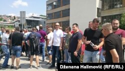 Protest radnika Aluminija pred Vladom FBiH, Sarajevo