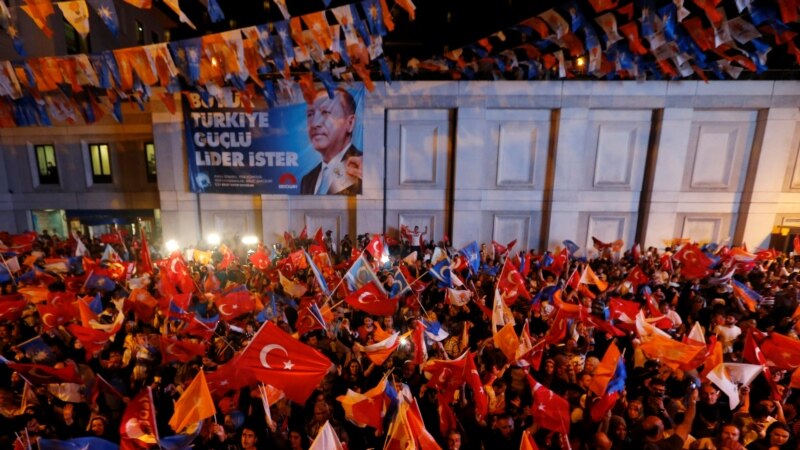 Түркия: Эрдоган  куттуктоолорду  ала баштады  