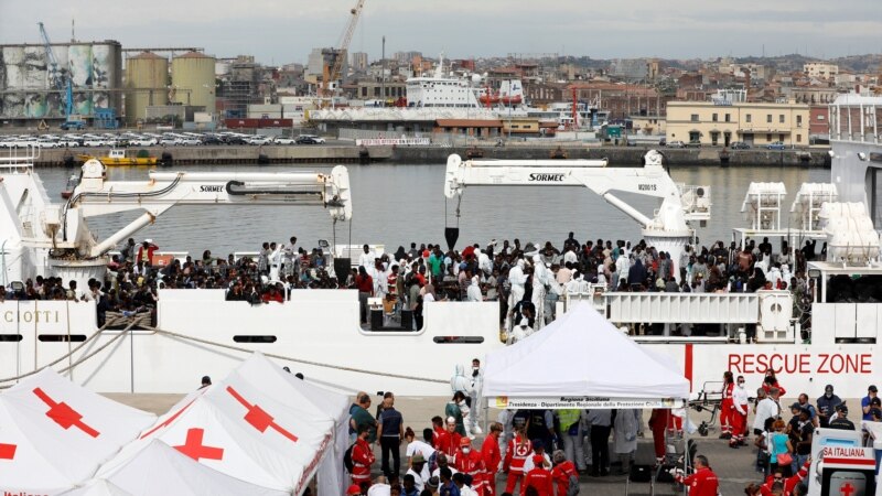Salvini: NVO neće moći sa migrantima u talijanske luke