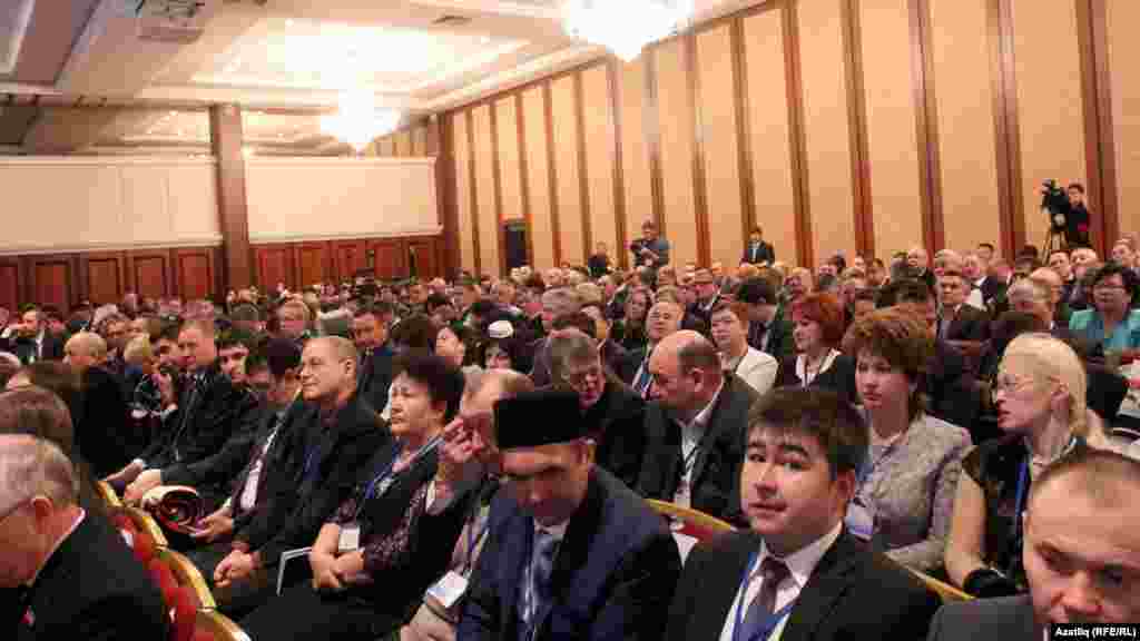 &quot;Татарстанның эшлекле партнерлары&quot; форумының пленар утырышында алты йөздән артык катнашучы &nbsp;
