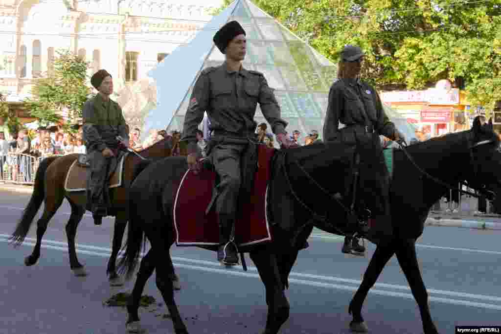 Вечером казаки приняли участие в шествии в центре города.