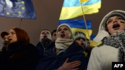 Киев Майданындағы жастар.