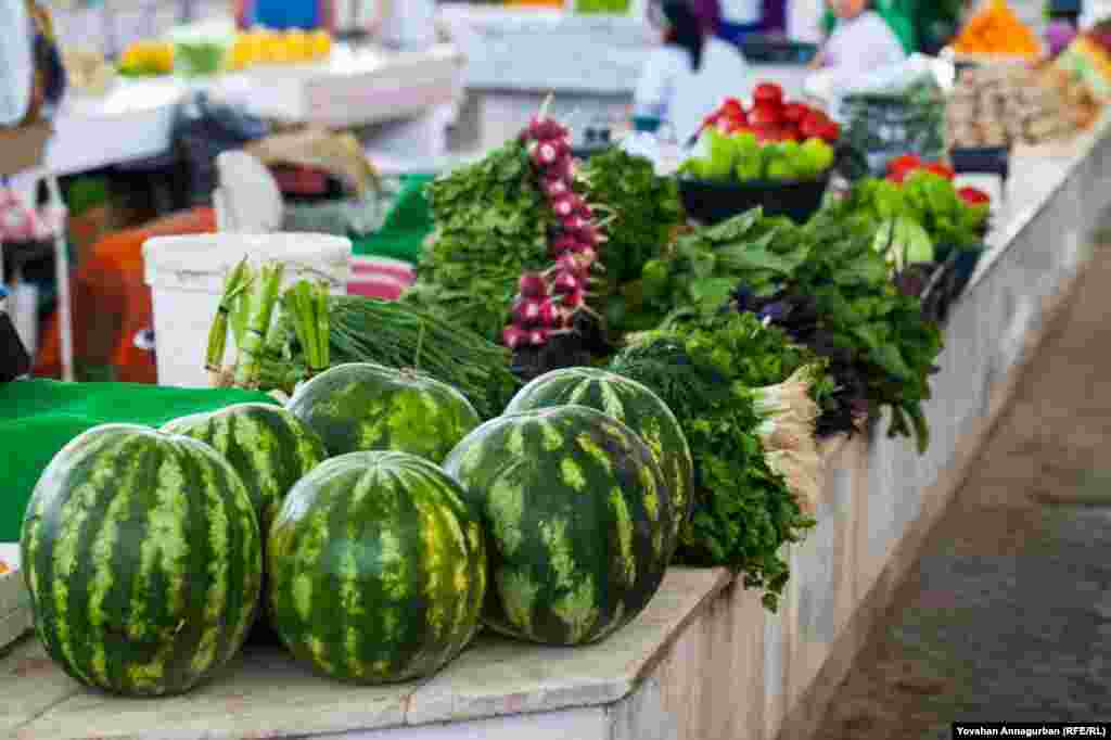 The local markets have always been a highlight of life in Turkmenistan. Now they&#39;re bigger and more colorful than ever -- and more expensive as well. 