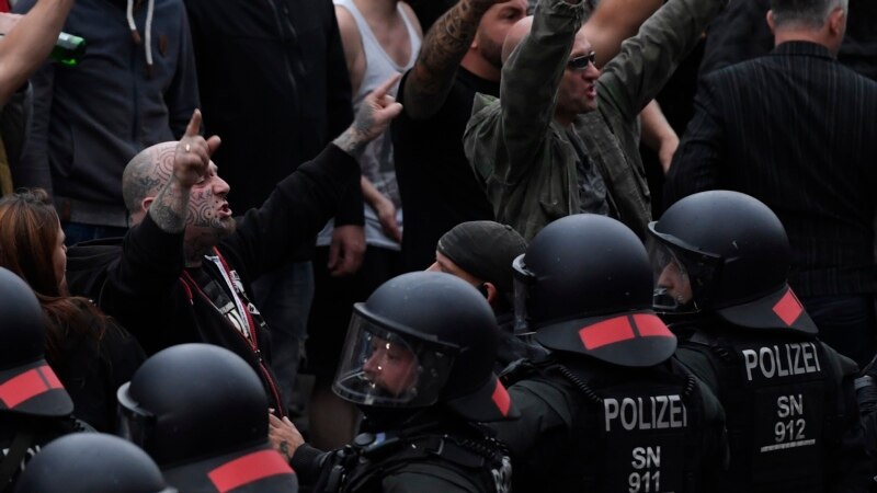 Njemačka policija na udaru kritika zbog nasilja desničara