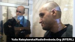 Віктор Сукачов (л) і Віталій Федоряк в Індустріальному райсуді Дніпра, 28 вересня 2017 року
