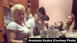 Встреча на кухне: Ира, Маша и Алена