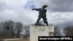 Памятник Василию Чапаеву. Село Чапаево, Западно-Казахстанская область