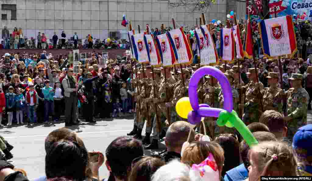 В Симферополе прошел праздничный парад посвященный Дню Победы, 9 мая 2015 года