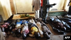 Убитые мусульмане в одной из мечетей в Банги, 5 декабря 2013 года