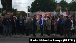 Protest je organizovan nakon što su mediji objavili da je predsjednik VSTV Milan Tegeltija navodno uzimao mito