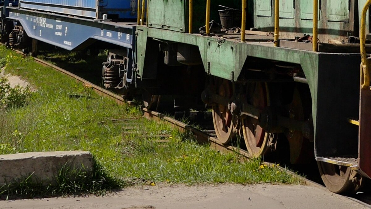 В Бишкеке женщина бросилась под поезд