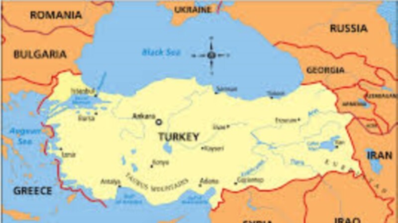 Грчките војници остануваат во притвор во Турција