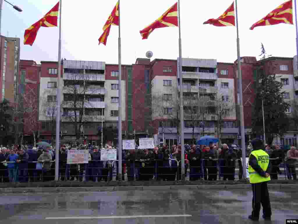 Протест на стечајците пред Владата