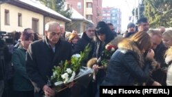 Одбележување на годишнината од убиството на Оливер Ивановиќ во Северна Миторвица 