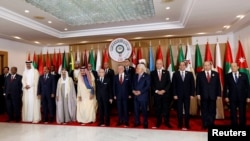 سی‌امین نشست سران اتحادیه عرب روز یکشنبه در تونس برگزار شد.