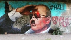 Графіті в Ялті: невідомі перетворили Путіна на Гітлера і написали, що «Крим не наш», архівне фото