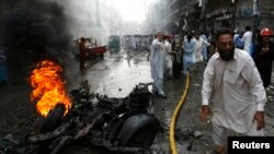 پاکستان کې پر سیاسي فعالانو، انتخاباتي کمپاینونو او کاندیدانو پرله‌پسې خونړۍ حملې وشوې.