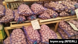 Картофель на керченском рынке